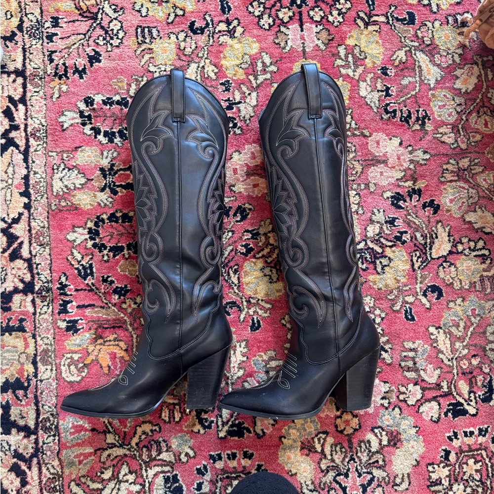 Steve Madden Black Embroidered Lasso Boot - Picture 2 of 8
